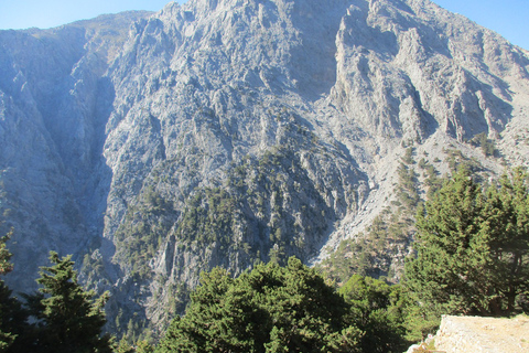 Desde Rethymno Ruta de un día por el desfiladero de Samaria con recogidaDesde Gerani, Petres, Dramia, Kavros y Georgioupolis