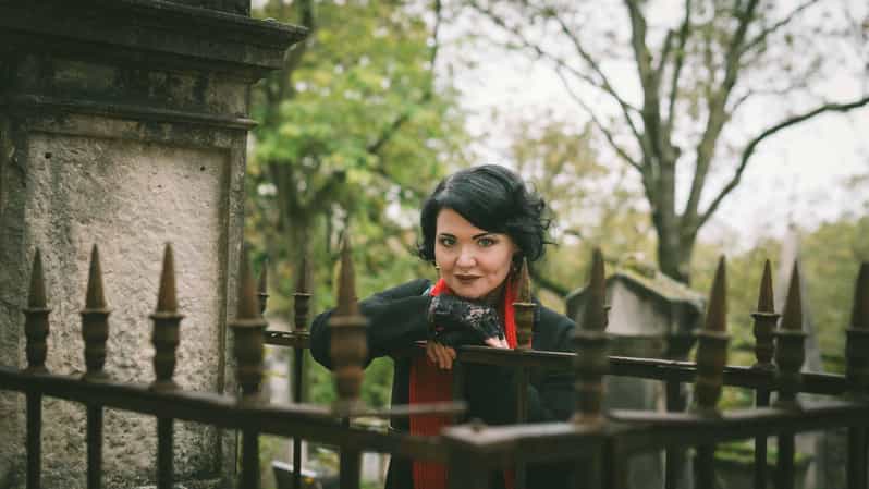 Paris: Père Lachaise Cemetery Guided Walking Tour