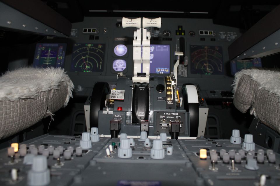 Boeing 737-800NG Flight Simulator Experience » Flight Simulator