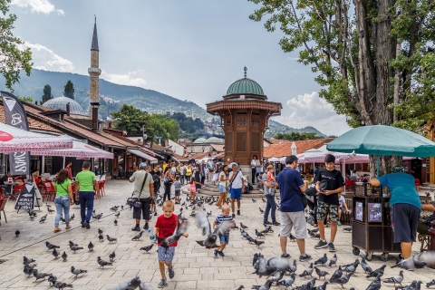Visite à pied de la vieille ville de Sarajevo, nourriture ethnique bosniaque et caféVisite privée en anglais