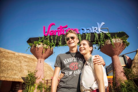 Cancun Ventura Park -lippu ruoan ja juomien kanssa