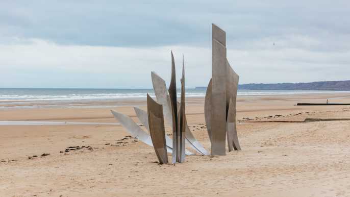 From Paris: Normandy D-Day Landing Beaches Full-Day Tour