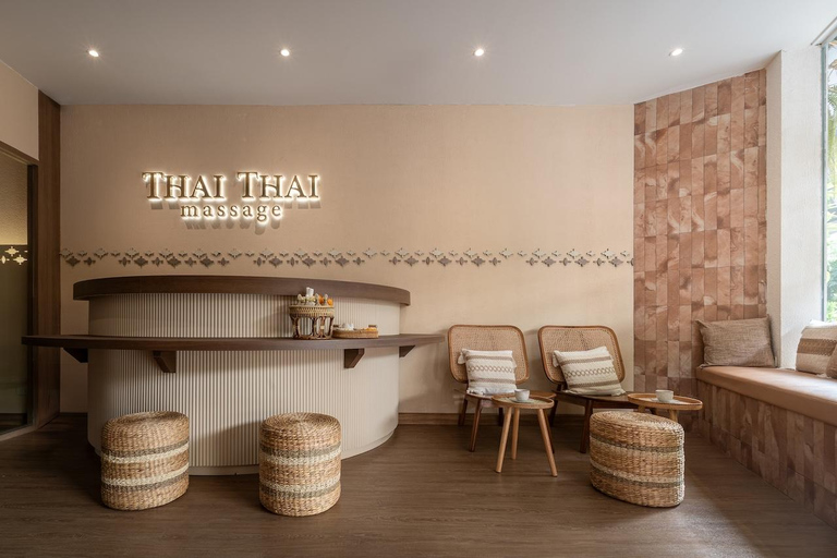 Bangkok: ThaiThai Massage near BTS Asok (Sukhumvit 25) Coconut Aromatherapy Oil Massage (90 Min)