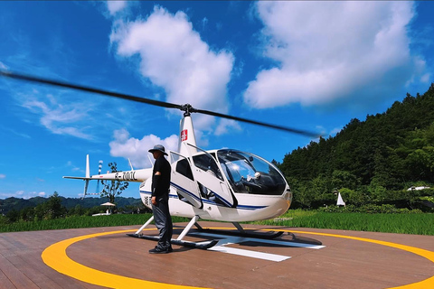 Zhangjiajie: Helicopter Flight over Avatar Mountains Sanguansi Helicopter Flight Experience Route A