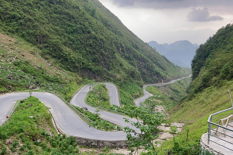 Från Hanoi: 4-dagars Ha Giang Loop Car Tour Plus redigerad video