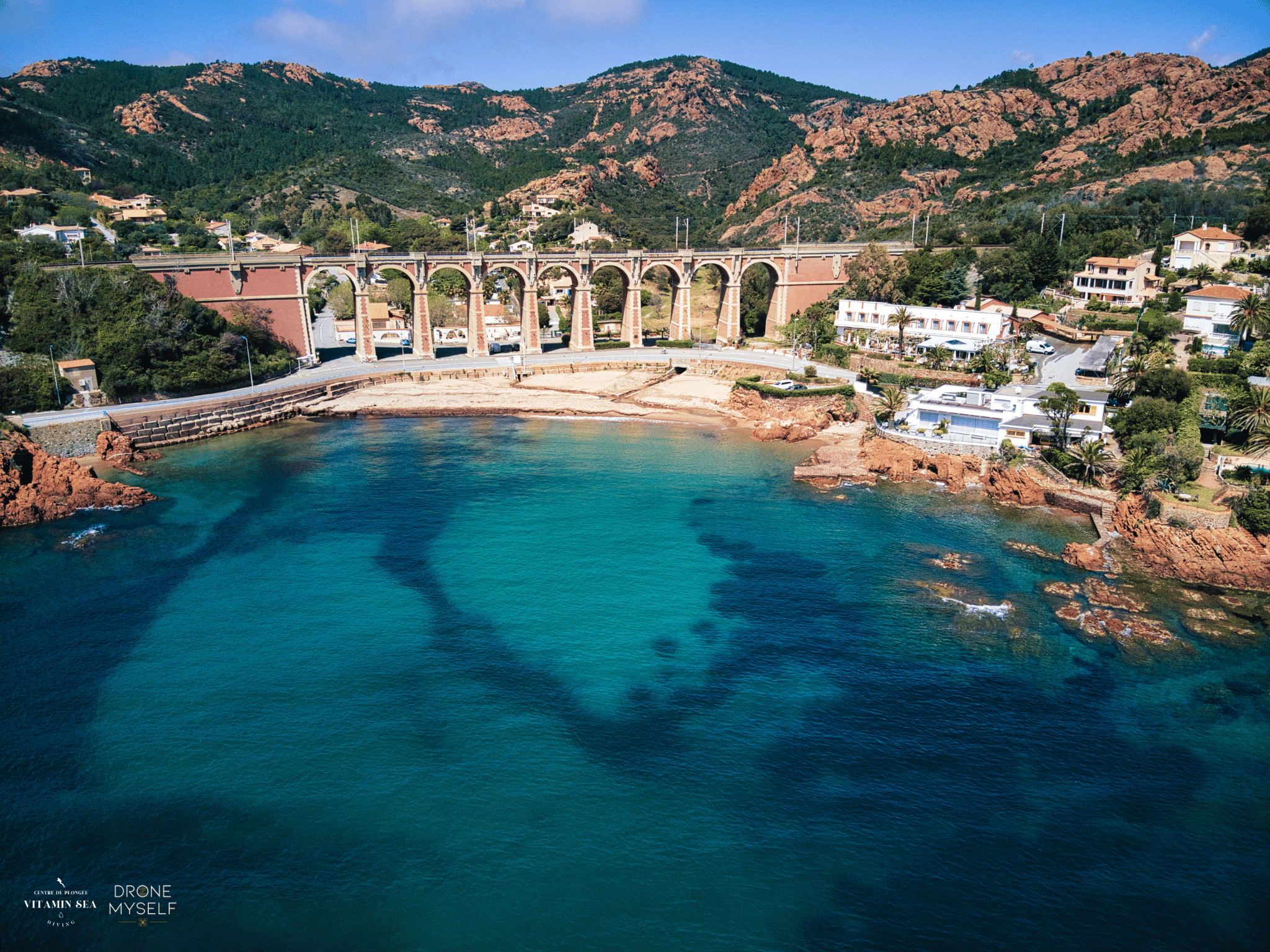 Saint-Raphaël: Bootsfahrt & Baden in den Buchten des Esterel