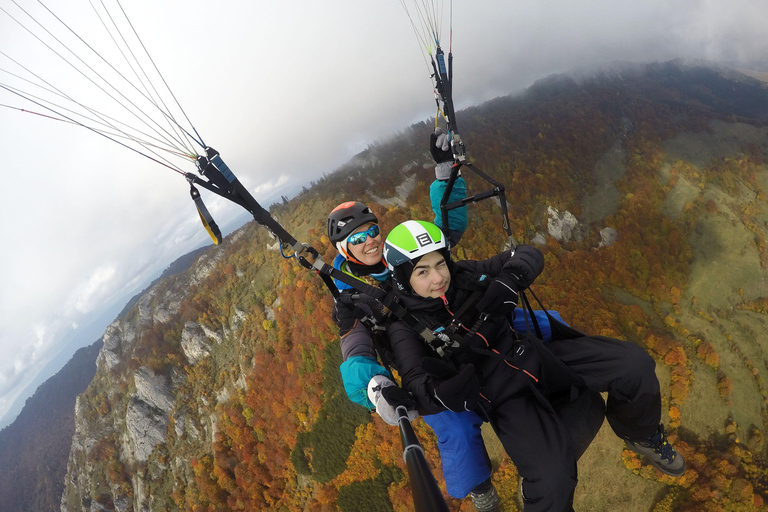 Experiência de parapente em tandem em Brasov (:)