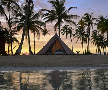 Romantic camping in San Blas Islands