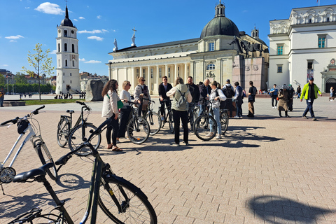 Vilnius: City Bike Tour of Vilnius Highlights