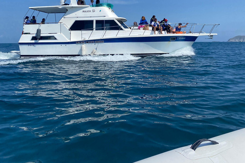 Yacht Tour with Stops at 6 Beaches in Santa Marta + Lunch