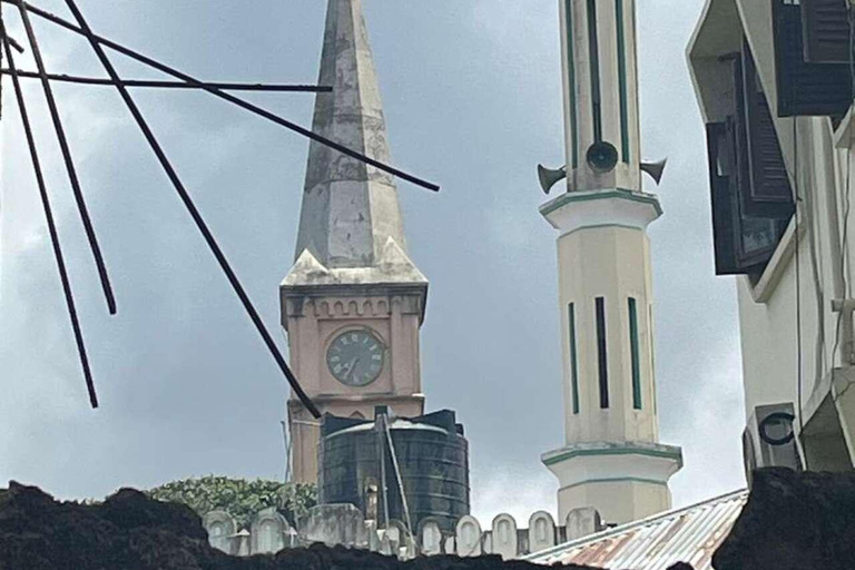 ZANZIBAR: Stone Town, snorkling + sjöstjärnor och havssköldpaddorVIKTIGT: TRANSFER INGÅR INTE I DET ALTERNATIV DU VÄLJER