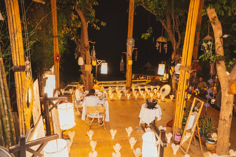 Luang Prabang: Private Romantic Dinner with Wine & Show