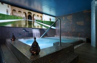 Granada: Thermalbad-Rundgang mit optionaler Massage