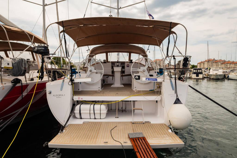 Palma de Mallorca: 4-Hour Sailing Trip with Swim Stop, SUP & Tapas