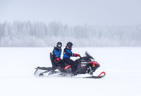 Luleå , Motoneige - Visite de la forêt et de la nature de glace 2h - Hizvo