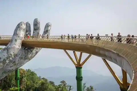 Hoi An/Danang: Tour en grupo reducido por las Colinas de Bana y el Puente Dorado