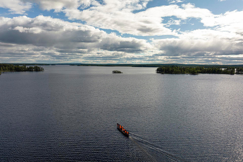 Rovaniemi: Excursión en barco al atardecer en el Ártico