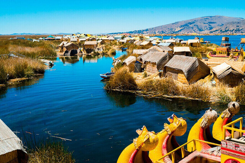 Da Cusco: Viaggio di andata e ritorno in autobus + Tour del Lago Titicaca di 1 giorno