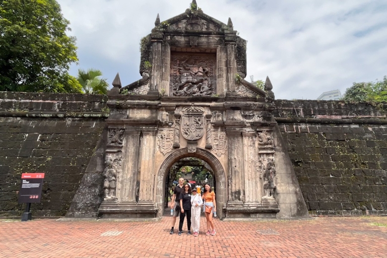 Manila: Intramuros Walking Tour. Manila: San Agustin church and Intramuros Walking Tour