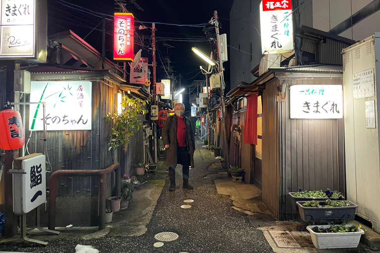 Kanazawa: Nightlife Tour with Local Guide and Drinks