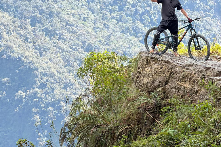 La Paz: Epic Death Road Bike Adventure