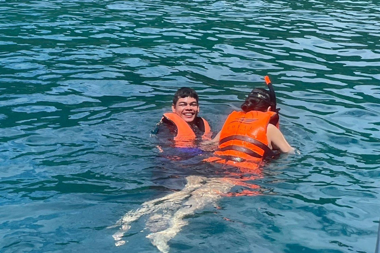 Phuket: Racha en Banana Beach per speedboot met lunch