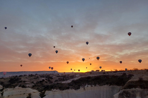 KAPPADOKIEN HEISSLUFTBALLONS (GOREME)Kappadokien; Der schönste Flug der Welt (GOREME)