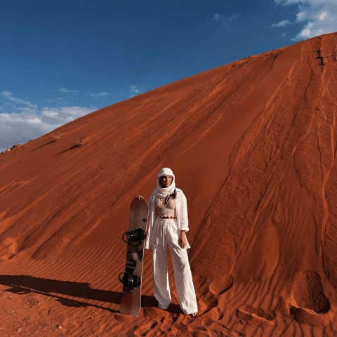 Wadi Rum: hele of halve dag jeep met sandboarden en overnachting