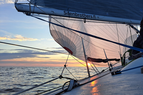 Helsinki: 3-Hour Sailing Course with Professional Skipper Helsinki: 3-Hour Sailing Course