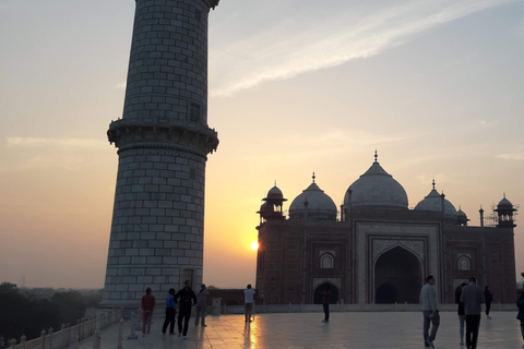 Da Delhi ad Agra e Taj Mahal: andata e ritorno in auto privataAuto privata AC + autista + guida