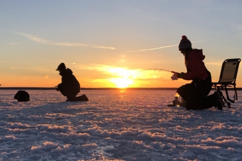 Ice Fishing Experience Tour & Barbeque - Small Group
