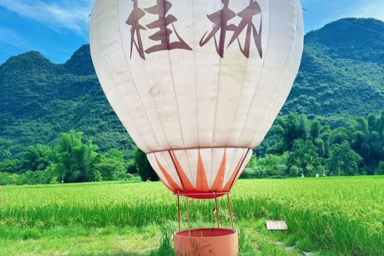 阳朔：天际线山脊、玉龙江和十里画廊阳朔：天际线山脊、玉龙河和十里画廊