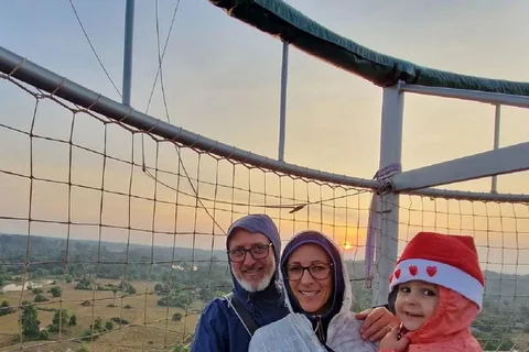 Siem Reap: Angkor Balloon Sunrise/Sunset ride with Transfers
