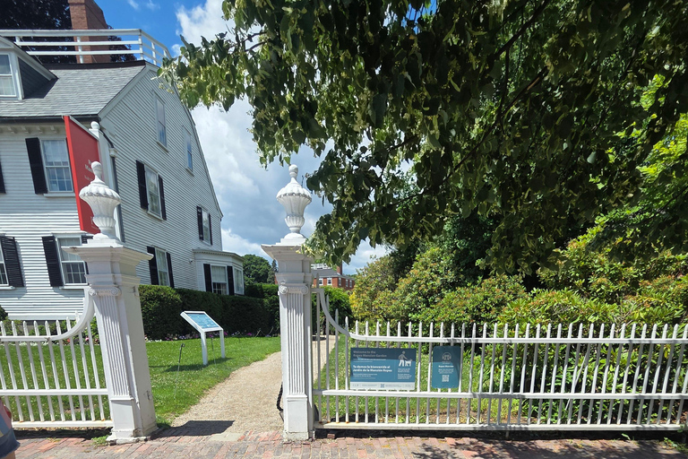Boston by Train to Salem History Tour: Option to Stay & Play