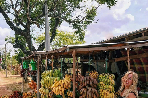 Kandy: Exotic Fruit Tasting & Tuk-Tuk Market Tour