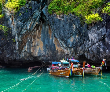 Ko Lanta: Emerald Cave and 4 Islands Tour by Longtail Boat
