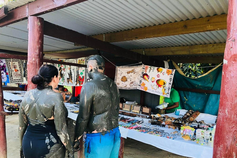 Vattenfallstur, djungelsafari, zipline med lergrop och varma källorEndast biljetter för inträde