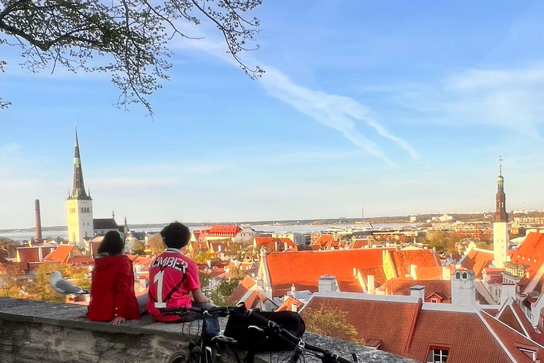 Tallinn: Old Town Food Tour from the cruise port