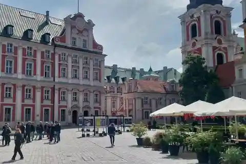 Poznań: Guidad cykel-/elcykeltur med lokala sevärdheter