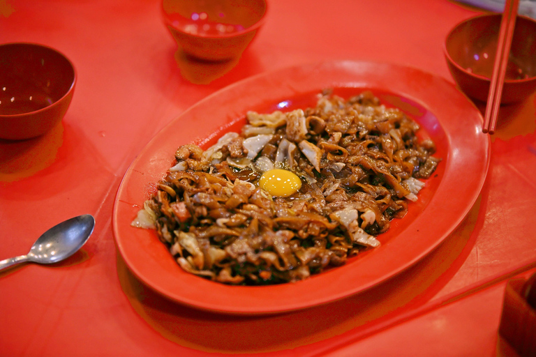 Kuala Lumpur: Hidden Bars, Forbidden History and Street Food