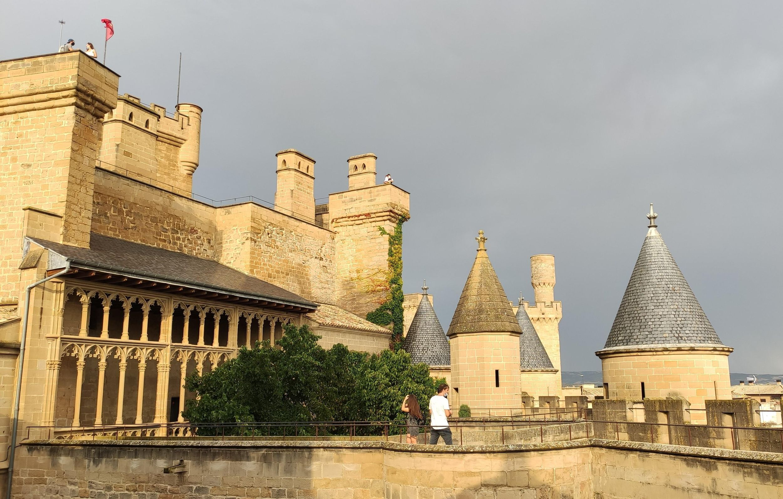 Mittelalterliche Route in Navarra: Olite, Ujué, Burg von Javier und Kloster von Leire