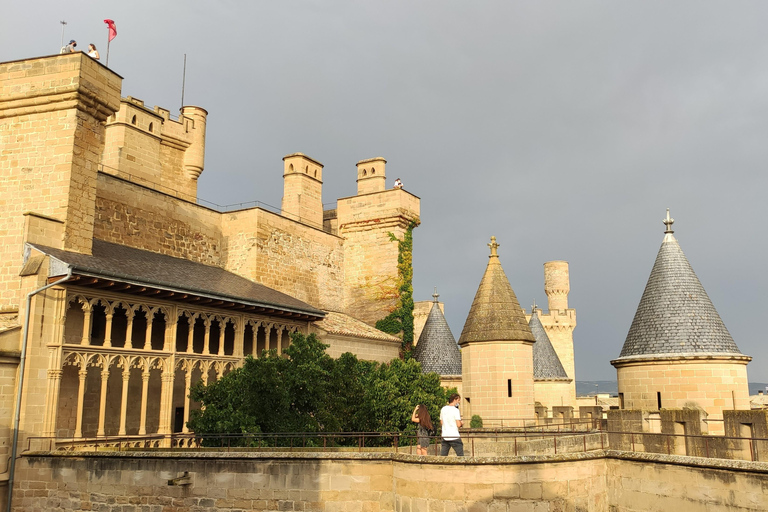 Middeleeuwse route in Navarra: Olite, Ujué, kasteel van Javier en klooster van LeireMiddeleeuwse route in Navarra: Olite, Ujué, kasteel van Javier en Mº de Leire
