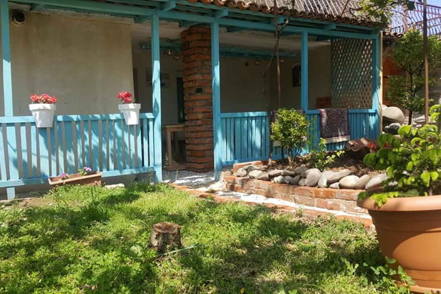 Kutaisi: Homey Dinner at Local Family