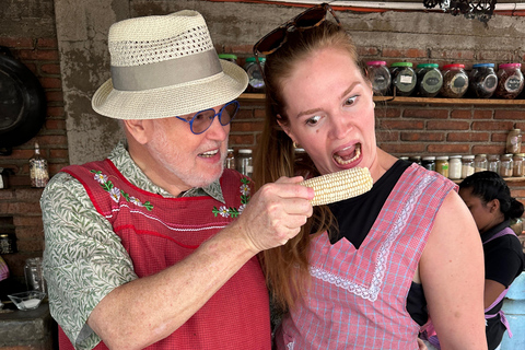 Oaxaca: Cooking Class with Market Tour and Mezcal Tasting