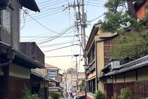 Kyoto: Higashiyama Guided Walking Tour with Kiyomizu-dera