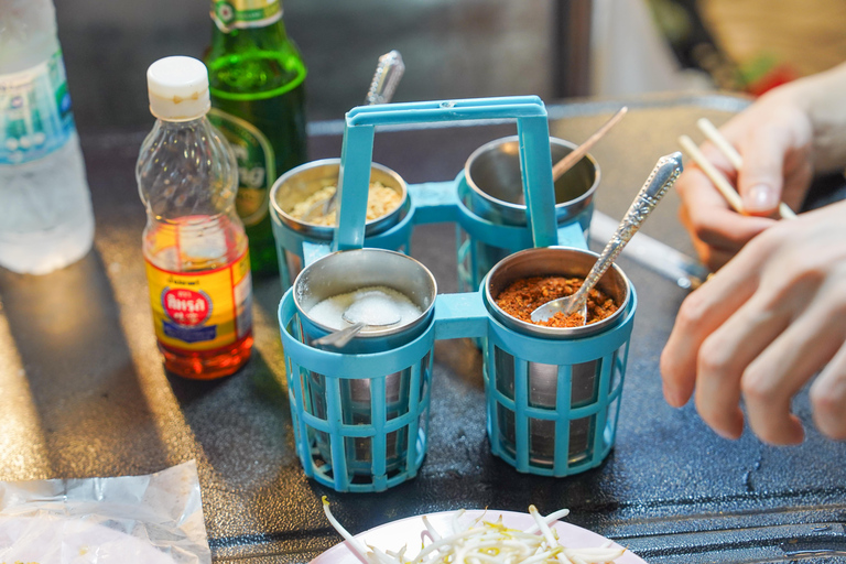 Bangkok Night Foodie Tour in China Town