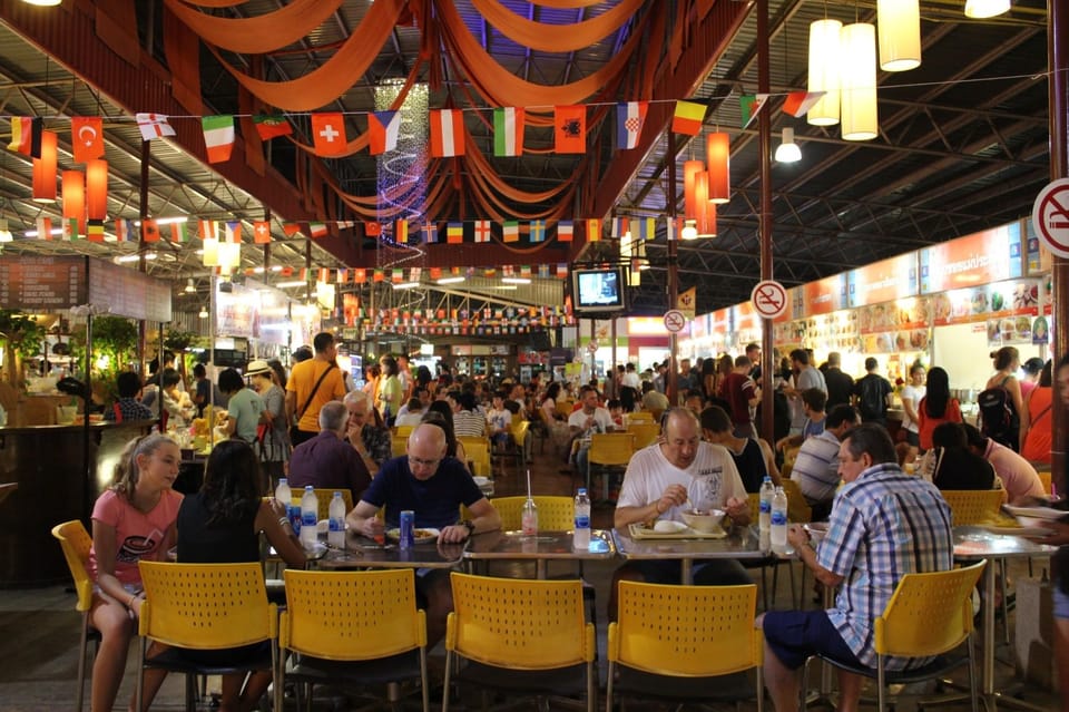 Chiang Mai Kalare Night Bazaar 