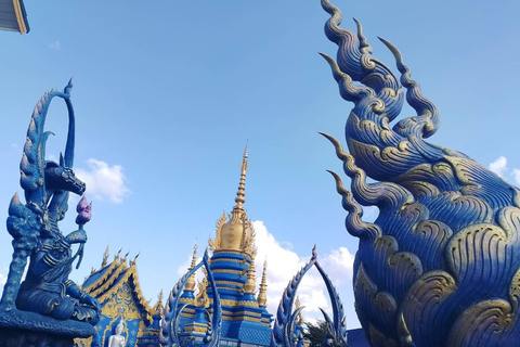 Excursión a los templos rojo, azul y blanco y a las aguas termales desde Chaing MaiTemplos rojos, azules y blancos y viaje a aguas termales desde Chaing Mai