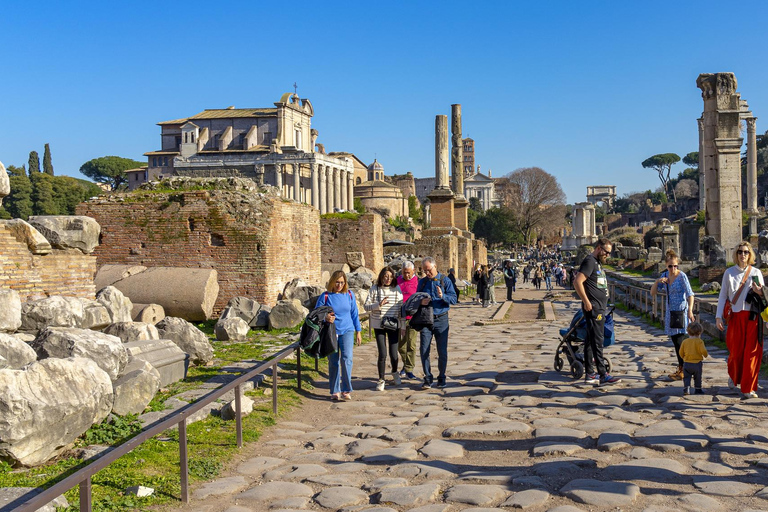 Colosseum Exterior Tour with Roman Forum & Palatine Entry