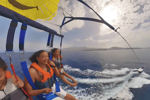 Tenerife: Fly through the sky on a parasail in Los Cristianos Tenerife: Fly through the sky with parasailing in Los Cristianos